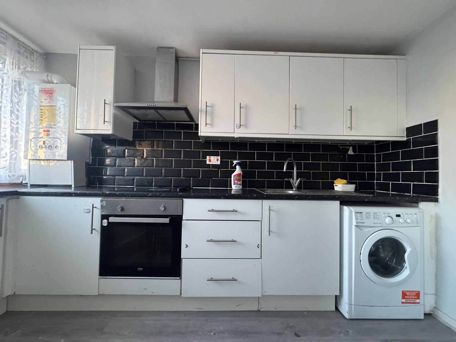 🌟 Large Double Room – Clearbrook Way (E1 3HD)